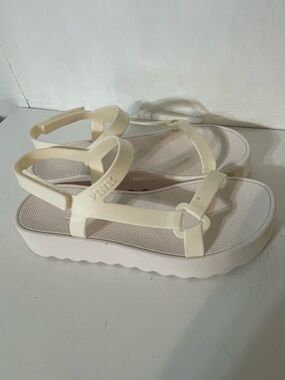 PINK Victoria’s Secret Sandals in Cream